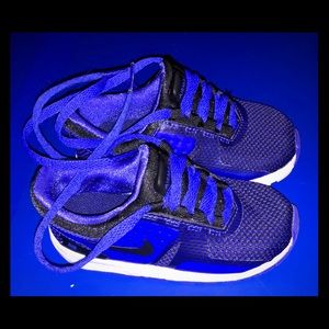 Boy’s Nike AirMax Sneakers